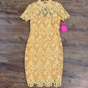 Paper Dolls yellow dress